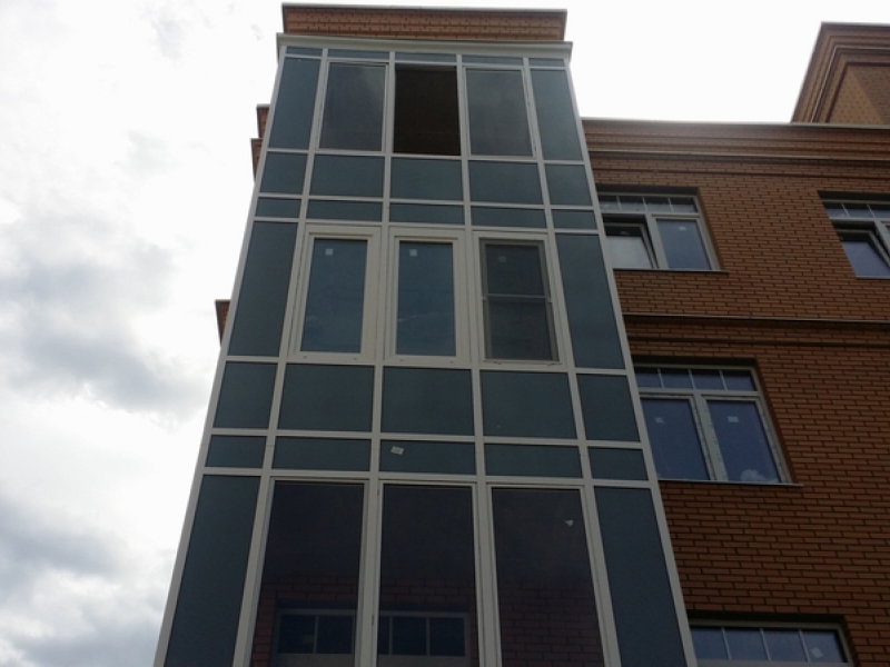 Холодное остекление многоэтажных. Страховочная система на остекленных фасадах. Теплое фасадное остекление. Холодное фасадное остекление. Теплоизоляция фасадочного остекление.